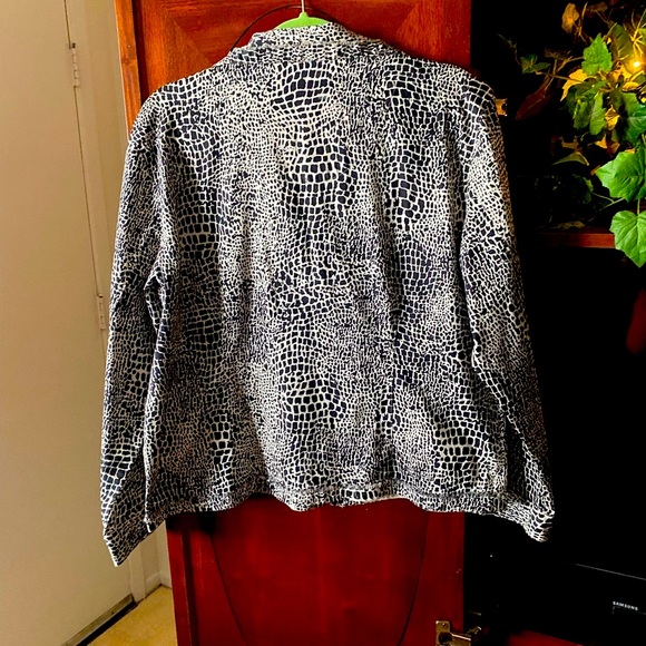 Chico's Brown and cream Animal Print and  Patterned.Jacket/Top - Picture 2 of 3